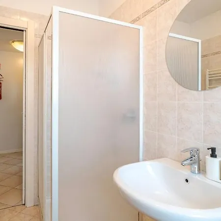 Alis House Apartment *